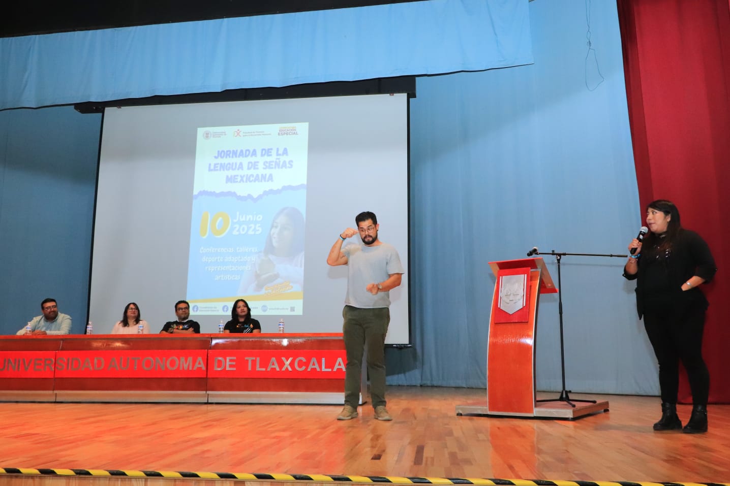 La UATx promueve y forma en la diversidad lingüística
